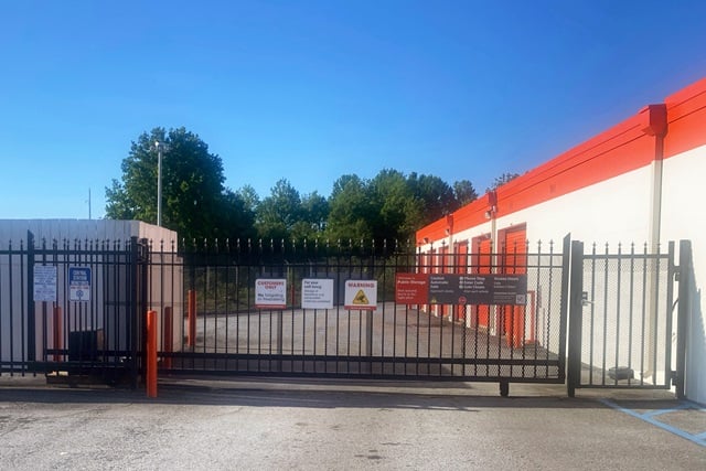 Self Storage Units Near 4560 Frontage Road at Public Storage Forest Park