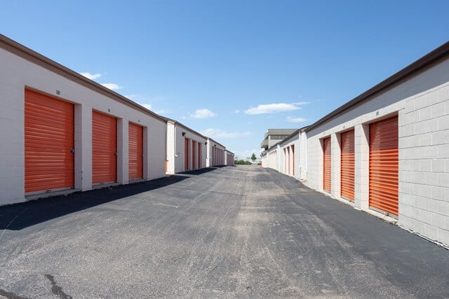 25×10 Self Storage Unit in Englewood, CO 9600 E Costilla Ave Englewood, Colorado 2