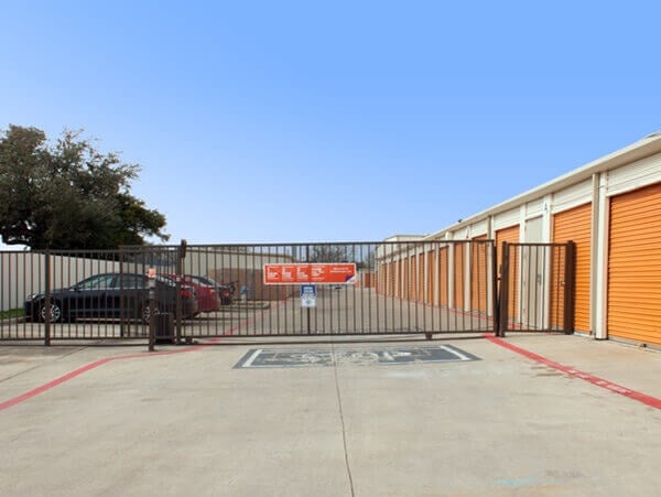 10×20 Parking Lot in Plano, TX 3309 Alma Drive Plano, Texas 3