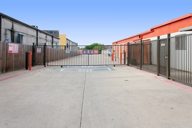 Public Storage  10540 Walnut Street in Garland, TX