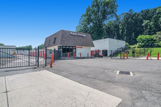 30×10 Public Storage: Parking Lot in Langhorne, PA 500 S Flowers Mill Road Langhorne, Pennsylvania