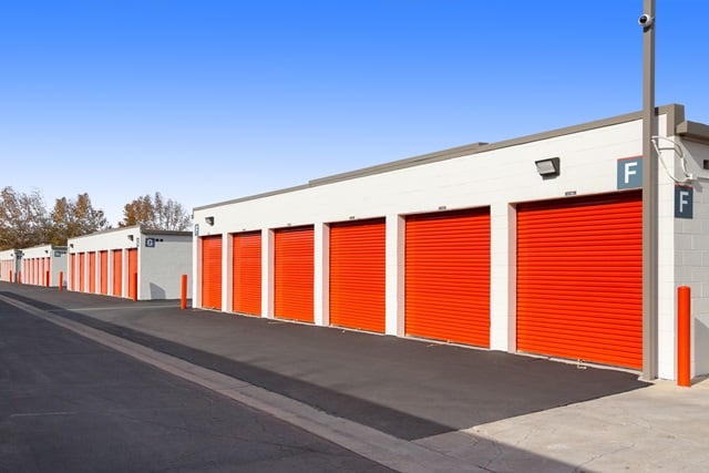 40×10 Garage in Northridge, CA 9341 Shirley Ave Northridge, California 2