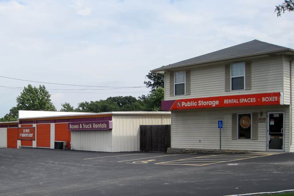 20×10 Public Storage: Garage in Saint Ann, MO 2956 N Lindbergh Blvd Saint Ann, Missouri