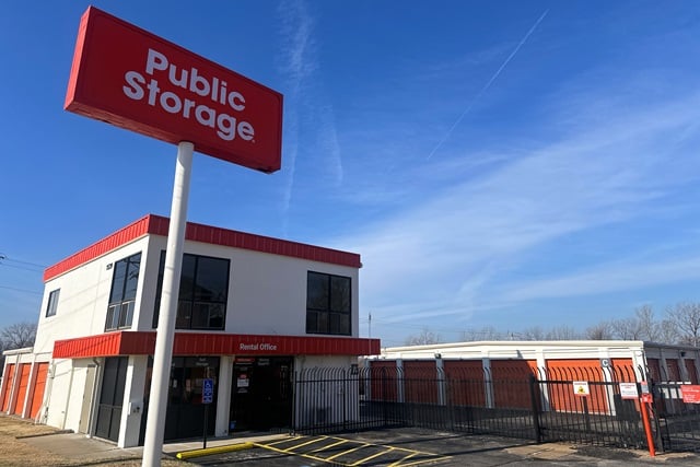 20×10 Public Storage: Garage in St Charles, MO 1539 S Old Highway 94 St Charles, Missouri