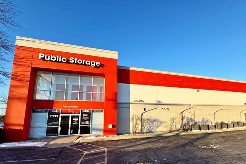 Public Storage at 2399 S Finley Rd, Lombard, IL