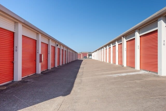 20×10 Self Storage Unit in Fort Worth, TX 8801 West Fwy Fort Worth, Texas 2