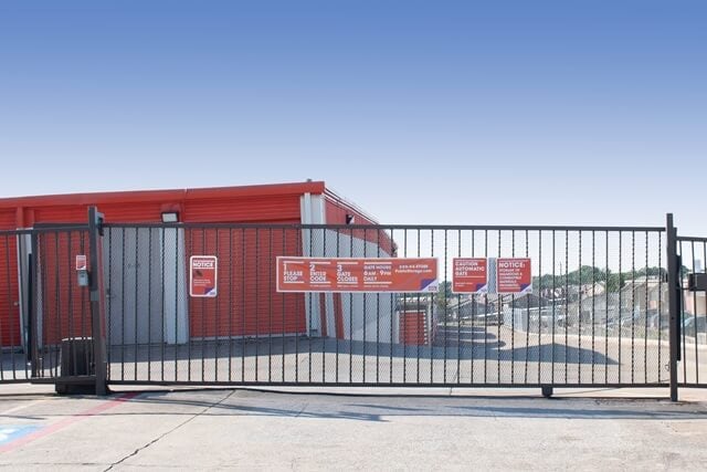 Public Storage  8801 West Fwy in Fort Worth, TX