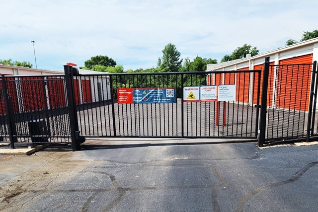Public Storage  6560 Foxridge Drive in Mission, KS