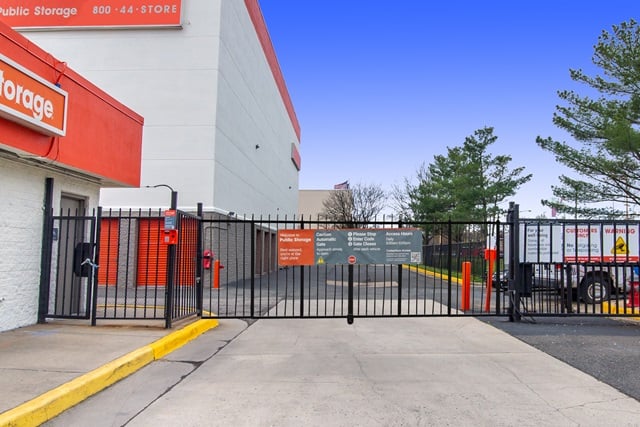 Public Storage  5610 General Washington Drive in Alexandria, VA