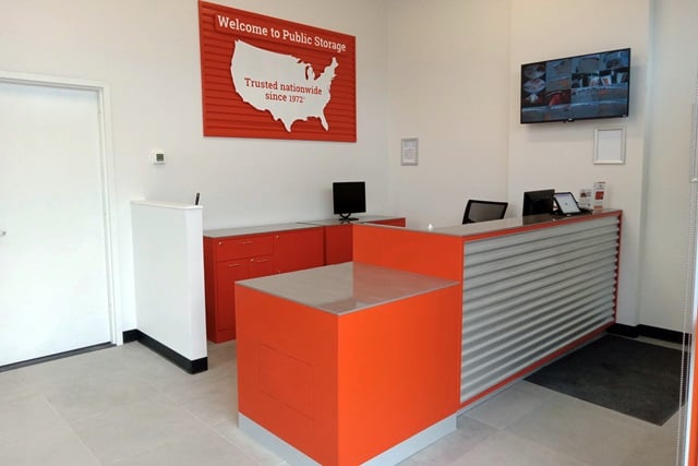 Property 988 image number 2