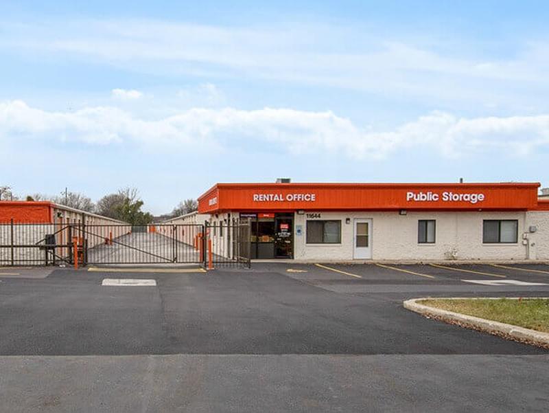 Public Storage at 11644 S Kedzie Ave, Merrionette Park, IL
