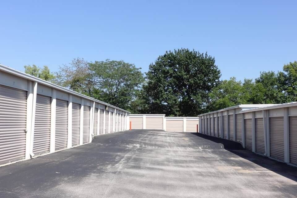 20×10 Public Storage: Garage in Overland Park, KS 12501 Hemlock Street Overland Park, Kansas 2